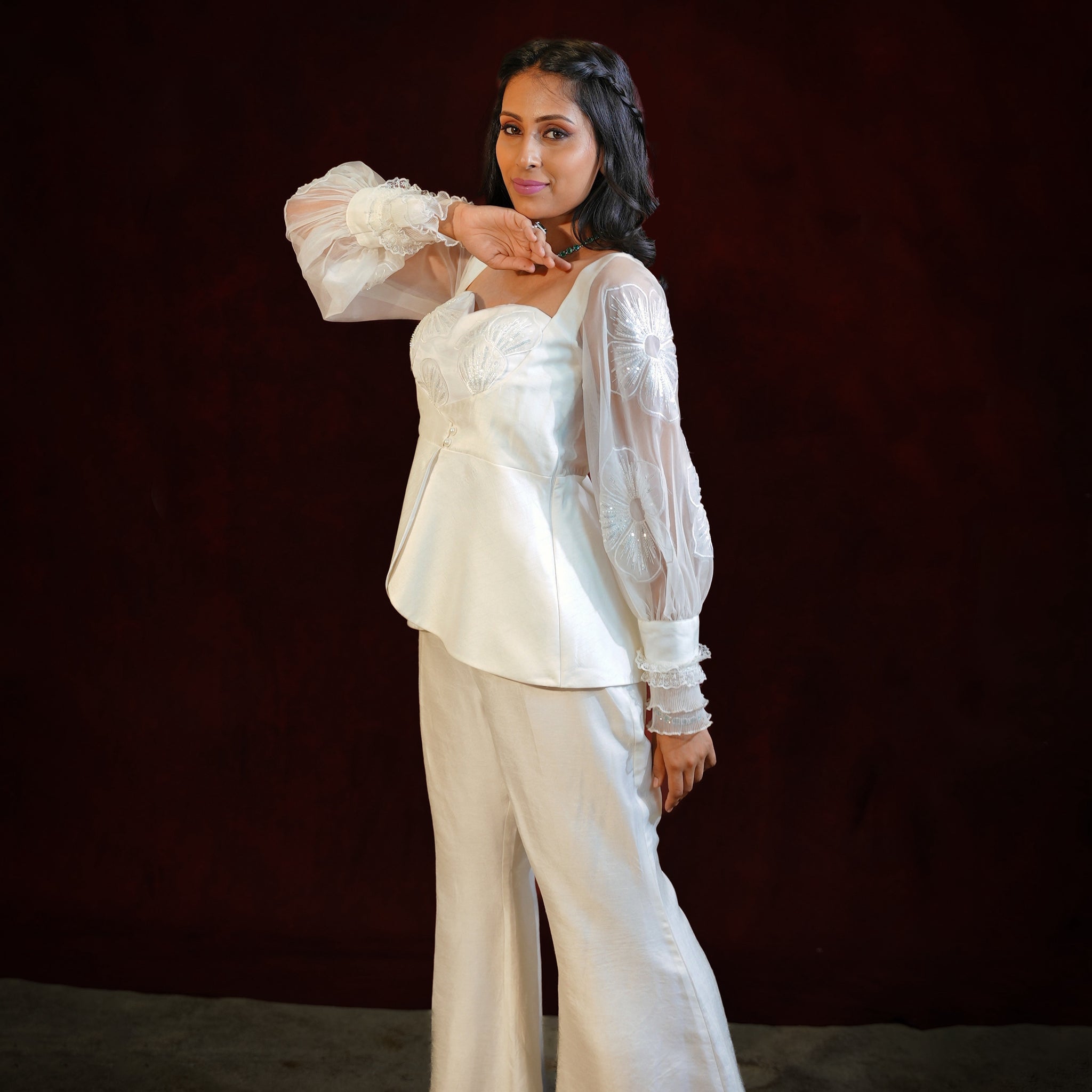 जashn White cord-set